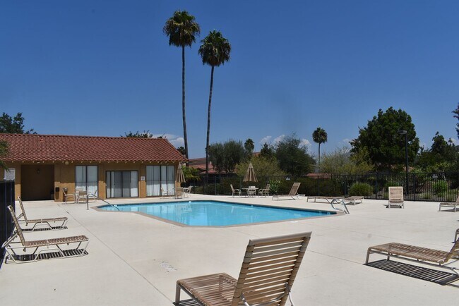 Building Photo - 2 Bedroom Condo in Rancho Bernardo with Golf Course Views