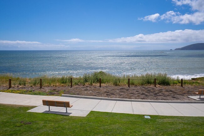 Building Photo - This Sunset Beach Estates Townhome will have you speechless!