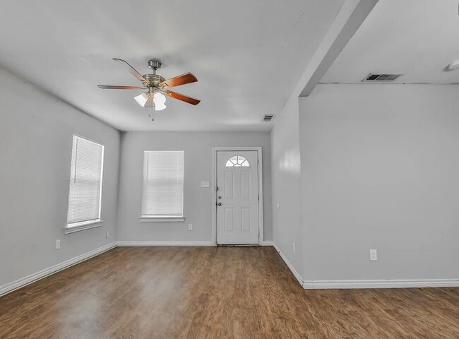 Building Photo - Cute 4 Bedroom close to Texas Tech