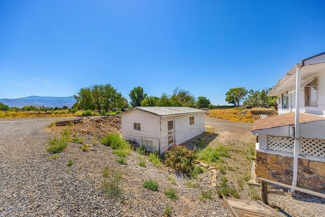 Building Photo - Budget-Friendly Rental with Plenty of Space