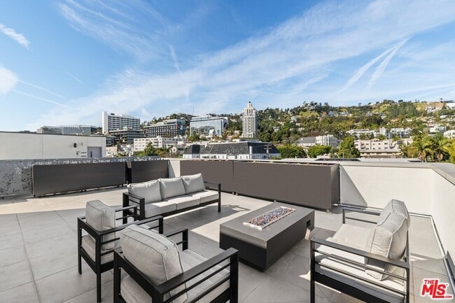 Building Photo - 1257 N Sweetzer Ave