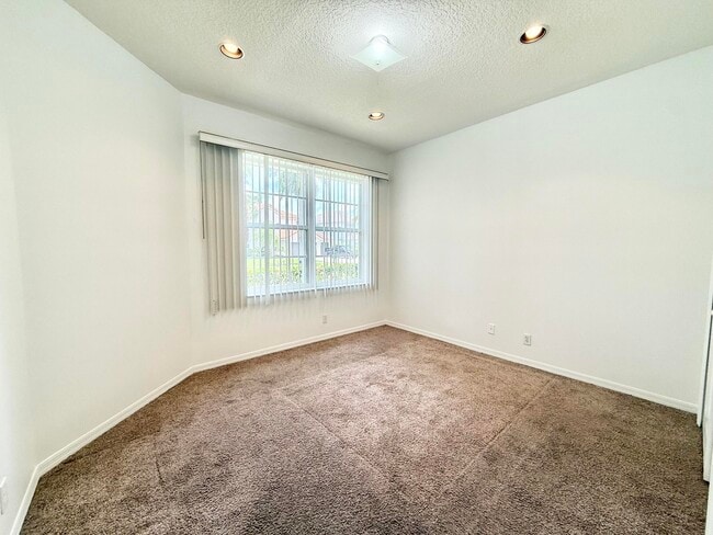 Building Photo - 12310 Riverfalls Ct