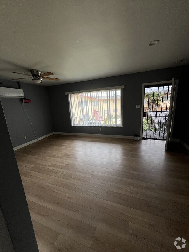 Building Photo - 6906 Marbrisa Ave