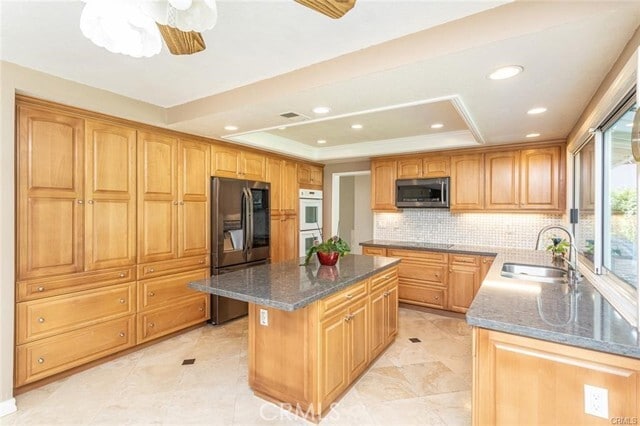 Building Photo - 2845 E Featherhill Dr