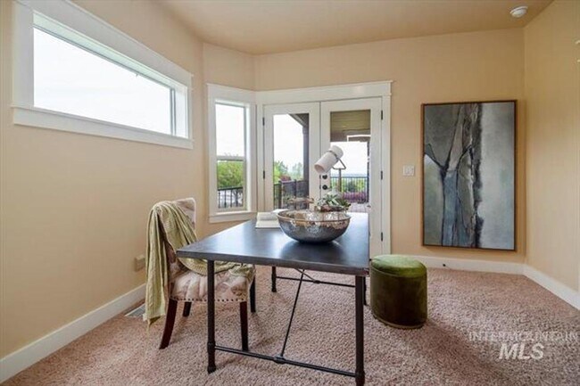 Building Photo - Exquisite home on acreage in Star