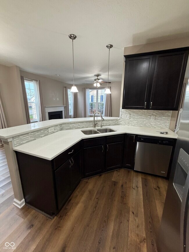 Building Photo - 9660 Angelica Dr