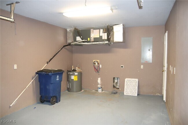 Building Photo - 320 Harry Ave S