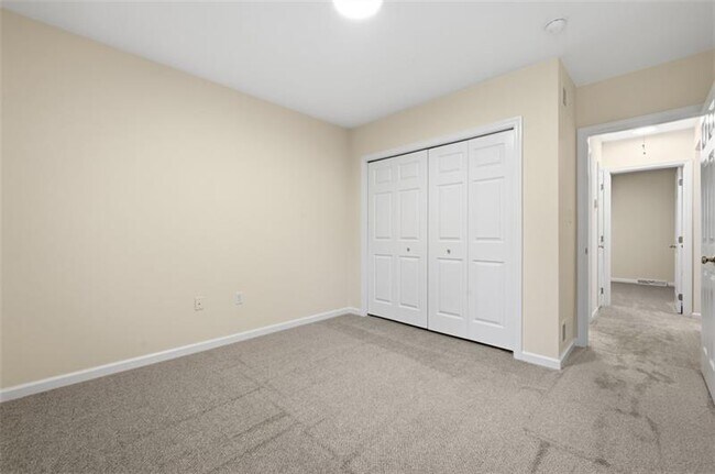 Building Photo - 223 Cottonwood Ln