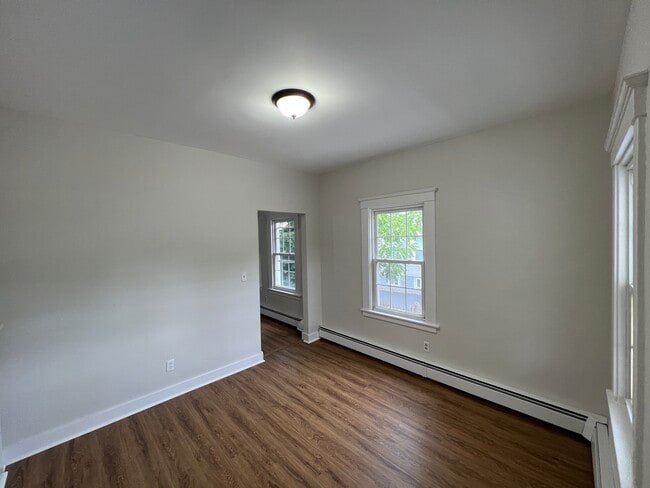 Building Photo - 41 Hillside Ave