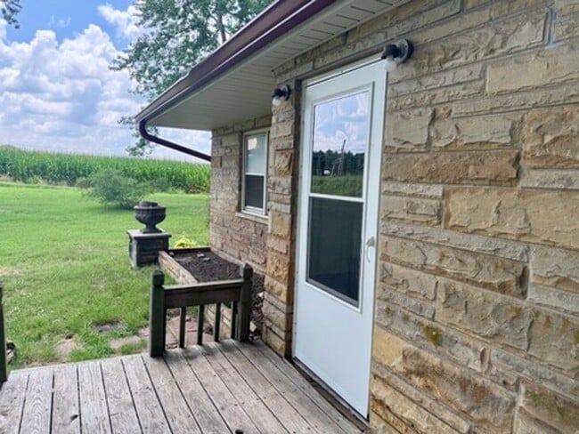 Building Photo - 3-Bedroom Country Home on Nearly 5 Acres with Detached Garage