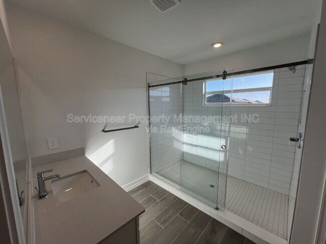 Building Photo - 7141 119th Ct E