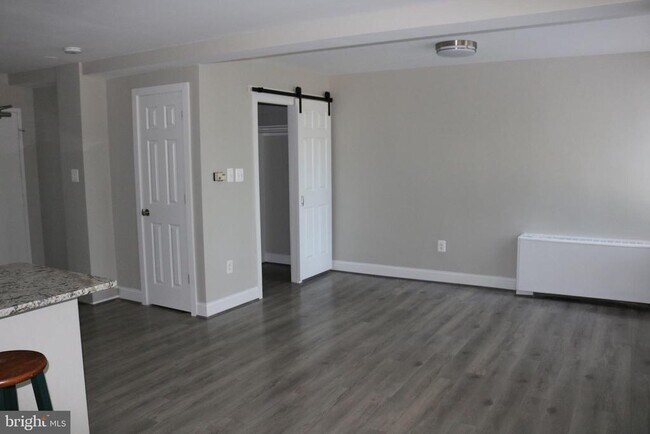 Building Photo - 6621 Wakefield Dr