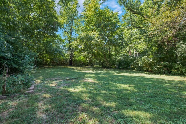 Building Photo - 2129 Crystal Dr