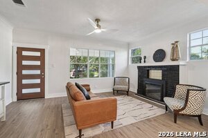 Building Photo - 1119 W Huisache Ave