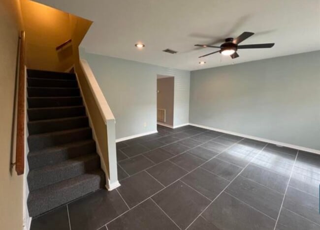 Building Photo - 110 Westchase Dr