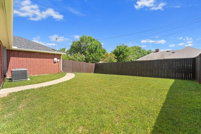 Building Photo - 322 Hillcroft Dr