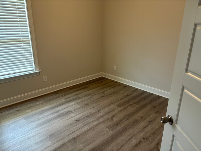Building Photo - 1541 Barnstable Ct