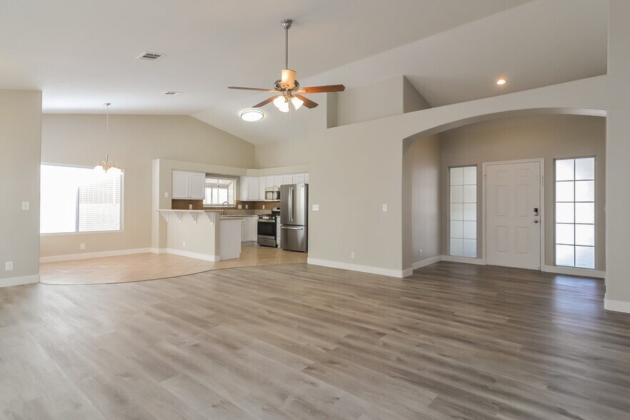 Building Photo - 1016 Armillaria St