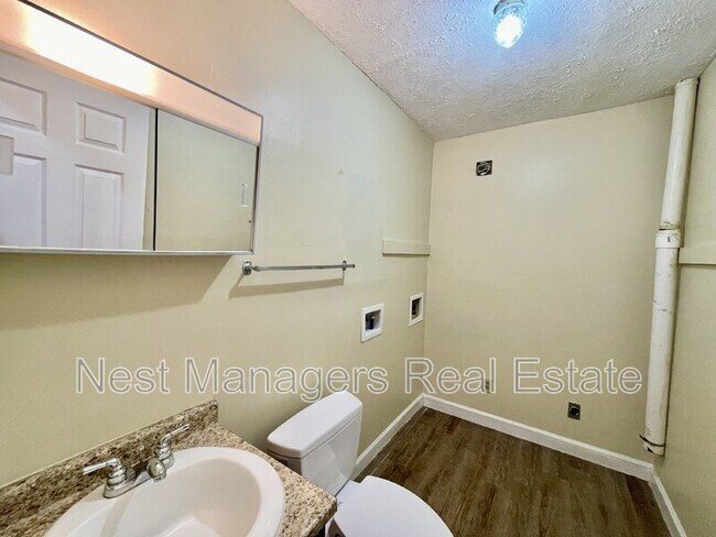 Building Photo - 5842 Aftonshire Dr