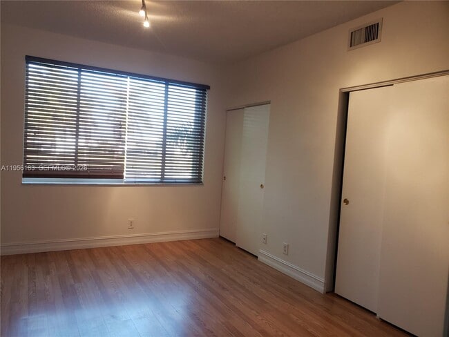 Building Photo - 289 Duval Ct