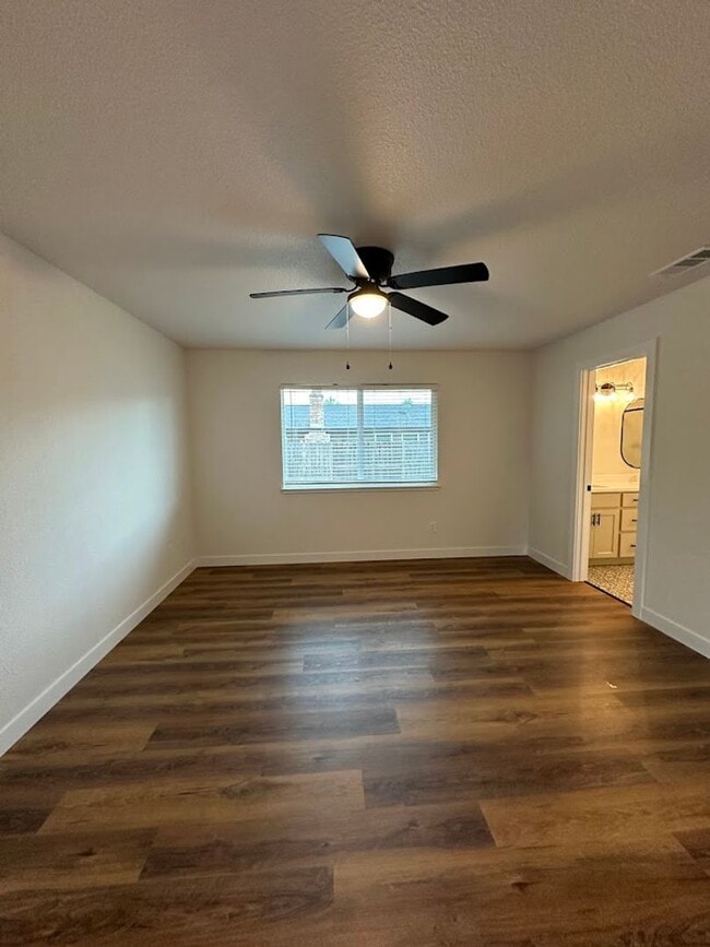 Building Photo - Updated Home with Island Kitchen, LVP Flooring, and Yard Care Included!