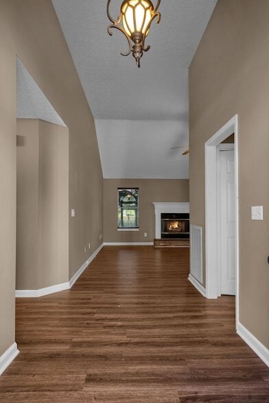 Building Photo - 1409 Aaronwood Dr