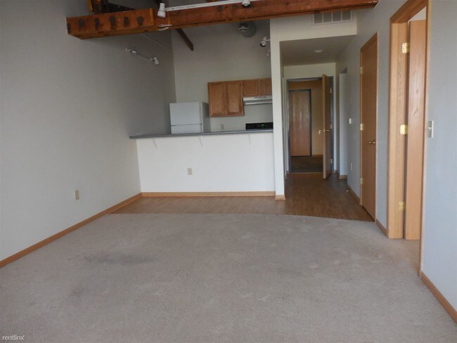 Primary Photo - 279 Riverfront Plz