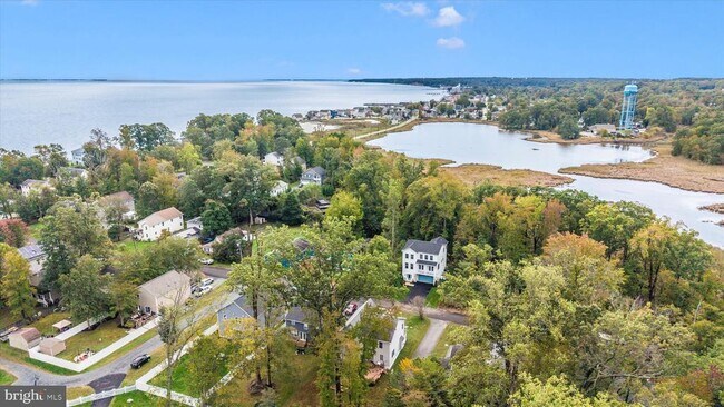 Building Photo - 801 Cedar Ave