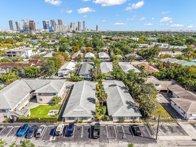 Building Photo - 711 SE 15th St