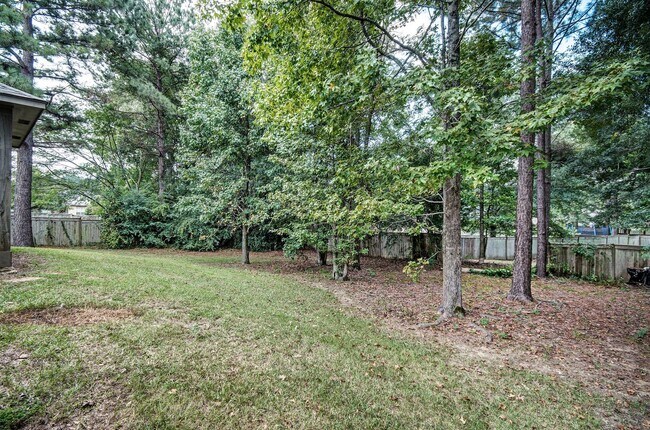 Building Photo - 123 Cedar Green Dr