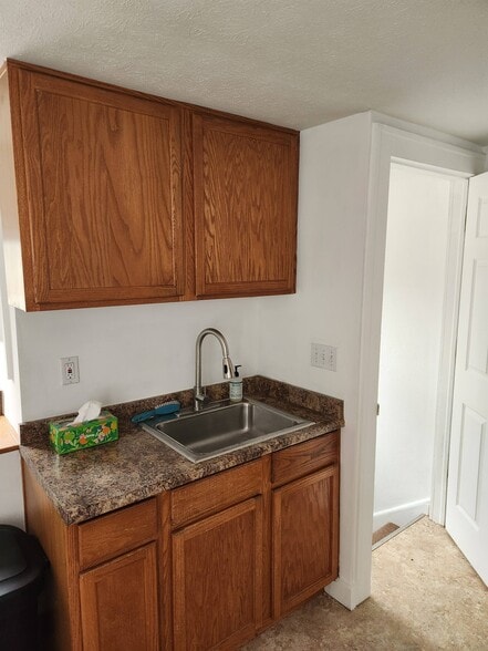 Building Photo - 23246 Alexander Rd