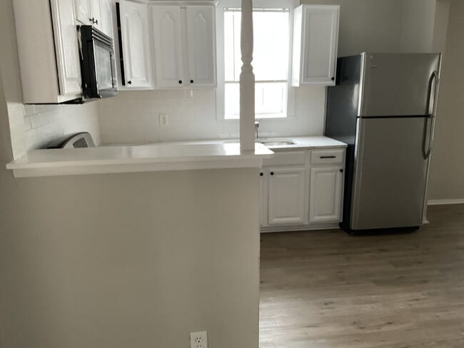 Building Photo - 3 Bed/2 Bath on the Inner Wst Side