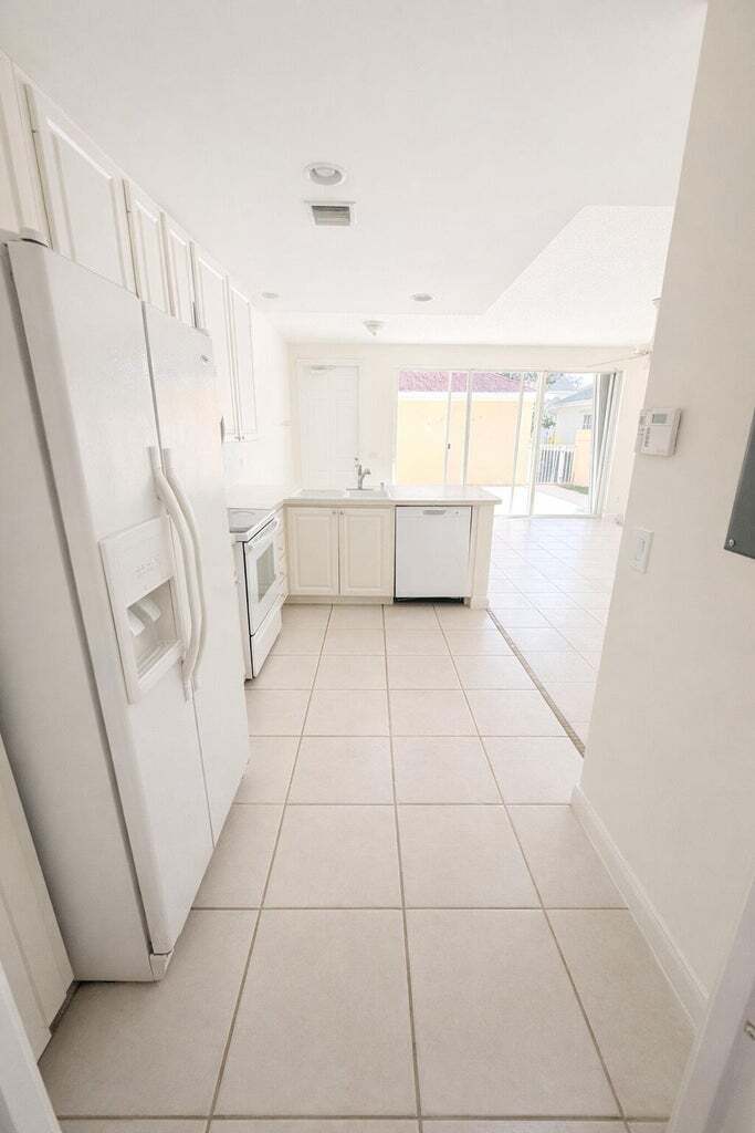 Building Photo - 181 Waterford Dr