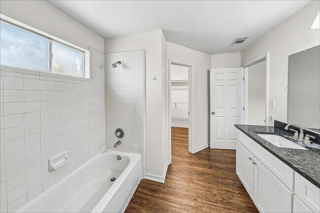 Building Photo - 327 Leisure Ln