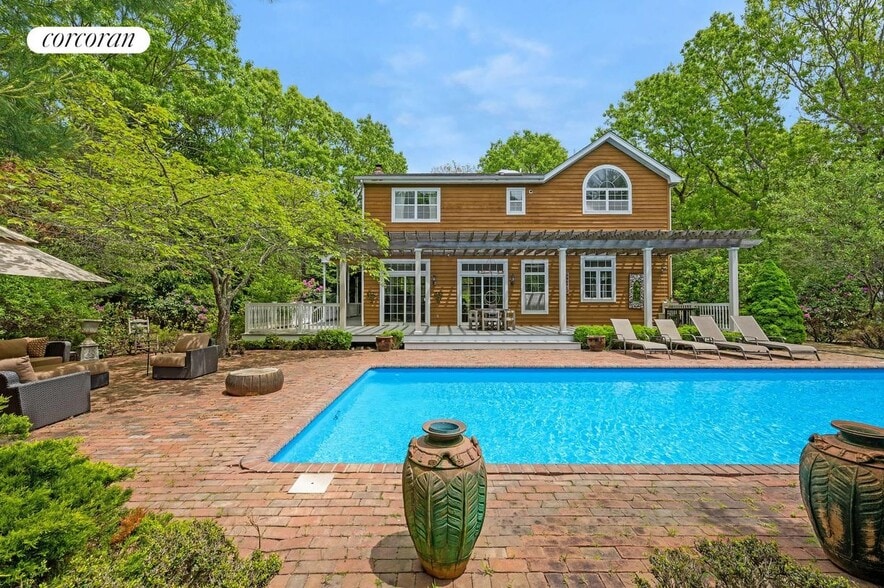 Building Photo - 5 Van Scoys Path E