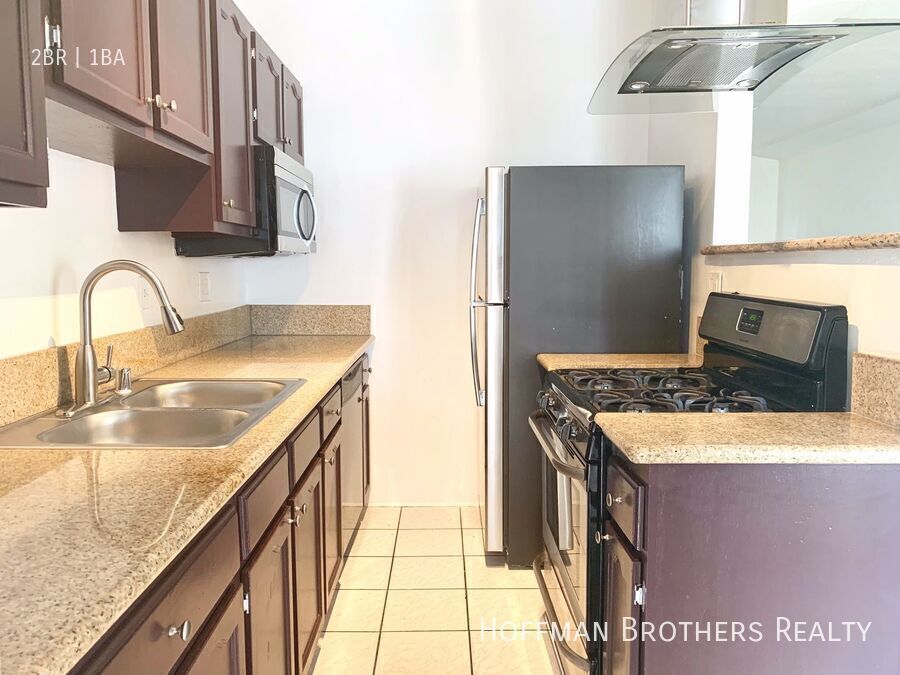 Building Photo - 4526 Edgewood Pl