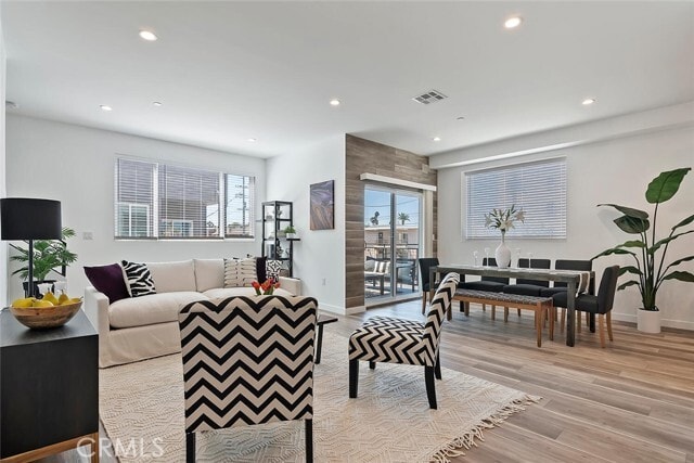 Building Photo - 13538 Vanowen St