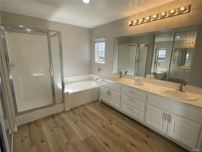 Building Photo - 38661 Annette Ave