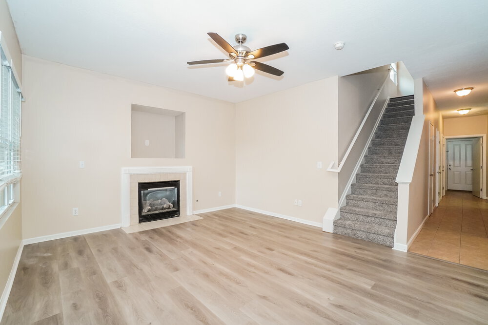 Building Photo - 807 Summerville Dr
