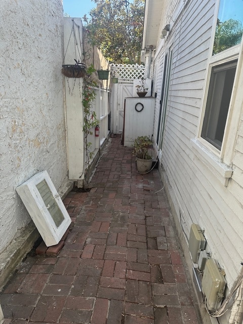 Building Photo - 7415 Rosewood Ave