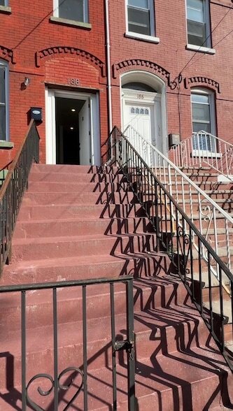 Building Photo - 188 Van Horne St