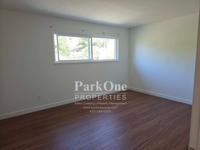 Building Photo - 1501 Fieldcrest Dr