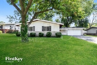 Building Photo - 440 Durwood Dr