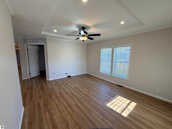 Building Photo - 2151 Alta Vista Dr