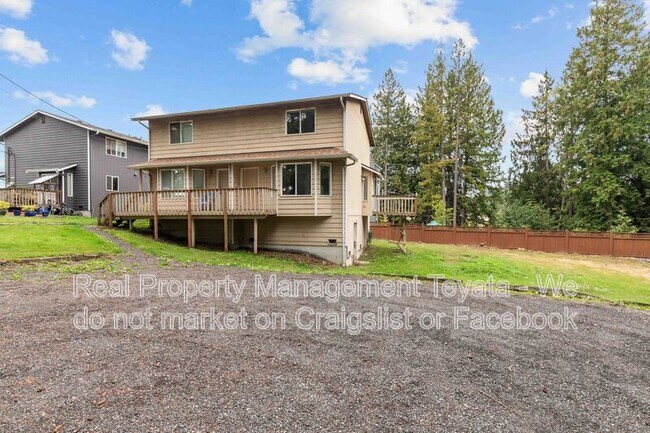 Building Photo - 2421 Bickford Ave