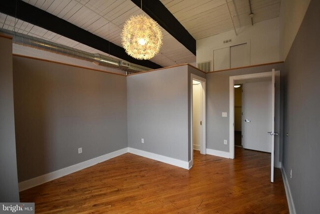 Building Photo - 200 Lincoln Ave