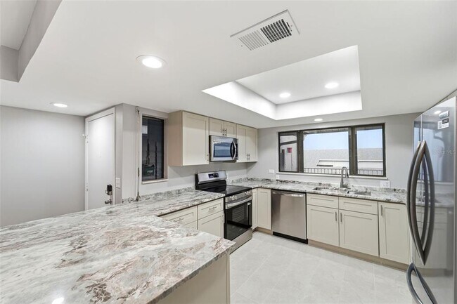 Building Photo - 845 Ladyfish Ave