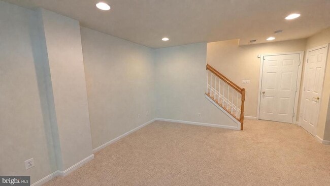 Building Photo - 9640 Potters Hill Cir