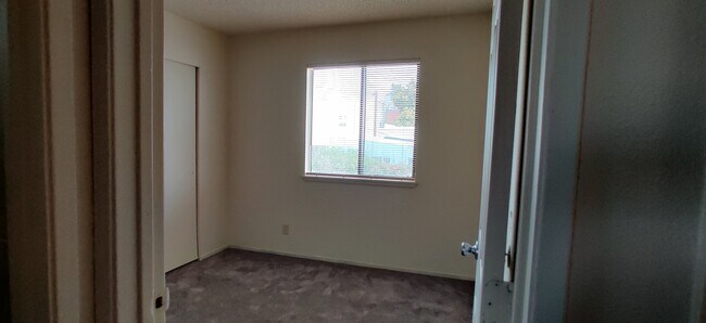 Building Photo - 5362 Bancroft Ave
