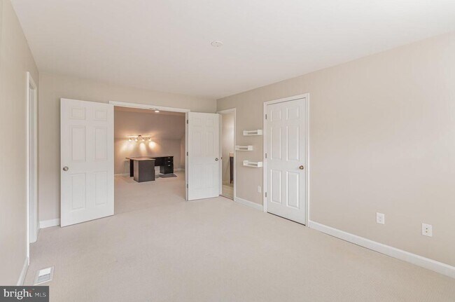 Building Photo - 6311 Chaucer Ln